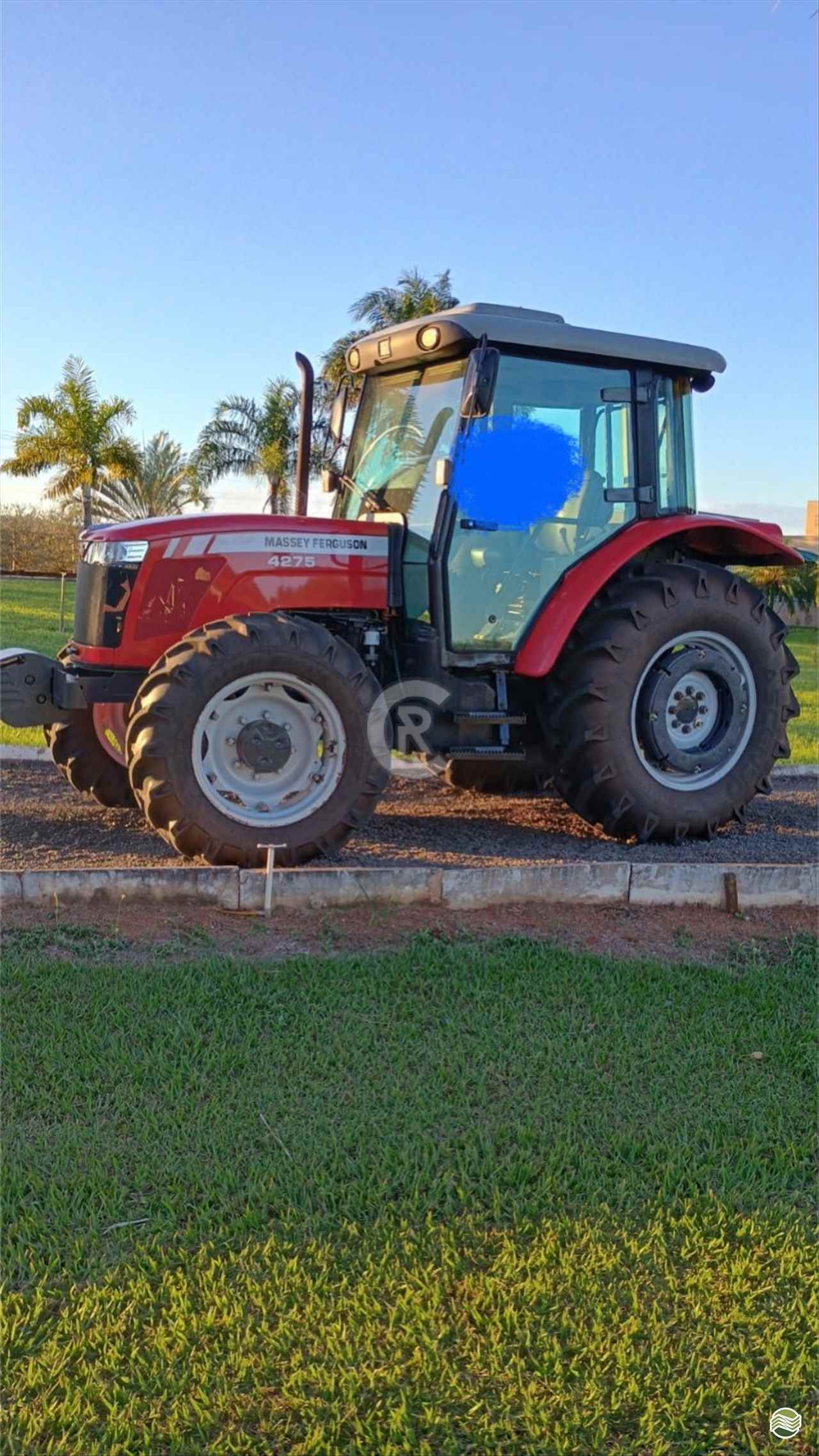 MF 4275 de CR Máquinas Agrícolas